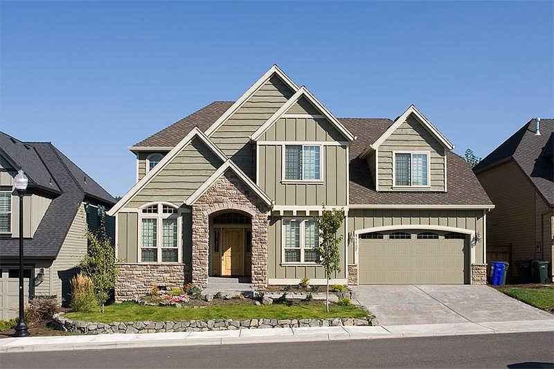 Home Plan - Front View - 2600 square foot Traditional Home