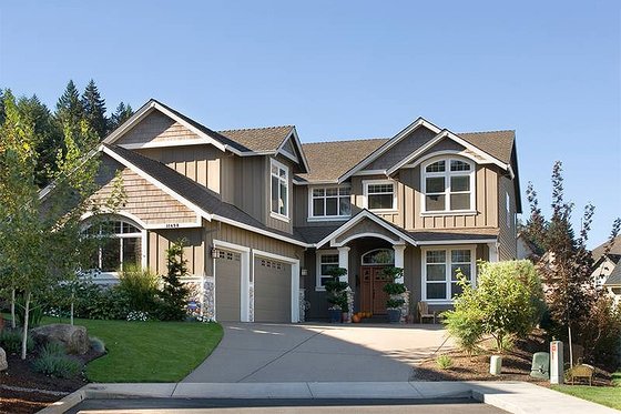 Front View - 3250 square foot Craftsman home