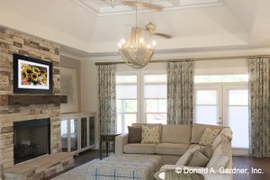 Interior - Family Room for Ranch House Plan #929-1019 - 4 bed, 3 bath