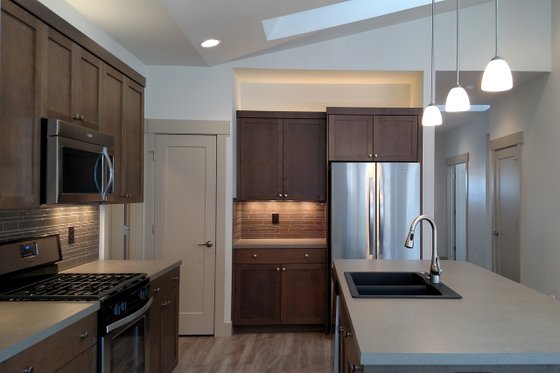 Interior - Kitchen for Craftsman House Plan #1105-3 - 3 bed, 2 bath