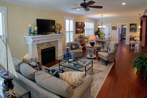 Interior - Family Room for Craftsman House Plan #461-20 - 3 bed, 2 bath