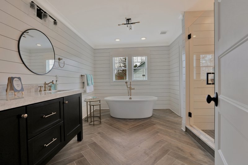 Dream House Plan - Interior - Master Bathroom 3 for Country House Plan #1080-3 - 4 bed, 3.5 bath