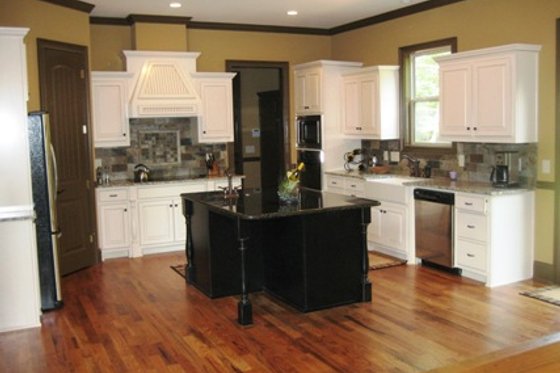 Photo 5 for Traditional House Plan #437-54 - 3 bed, 2.5 bath
