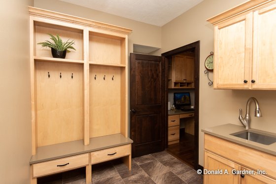 Interior - Laundry for Craftsman House Plan #929-999 - 3 bed, 2 bath