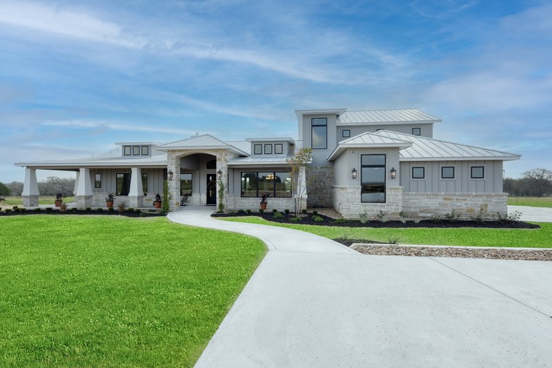 House Plan Design - Exterior - Front Elevation 4 for Modern House Plan #1110-40 - 5 bed, 4.5 bath
