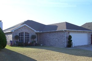 Traditional Exterior - Front Elevation Plan #84-471