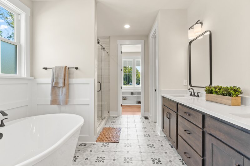 House Plan Design - Interior - Master Bathroom for Farmhouse House Plan #51-1213 - 4 bed, 3.5 bath