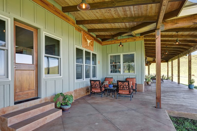 Architectural House Design - Exterior - Rear Elevation for Ranch House Plan #140-149 - 3 bed, 2.5 bath