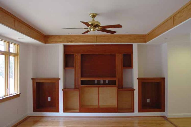 Dream House Plan - Interior - Family Room 1 for Traditional House Plan #939-2 - 4 bed, 3.5 bath