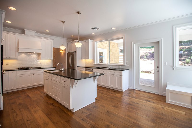 Dream House Plan - Interior - Kitchen 2 for Ranch House Plan #1070-9 - 4 bed, 2.5 bath