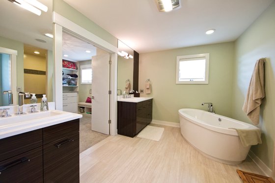 Interior - Master Bathroom for Contemporary House Plan #928-273 - 3 bed, 2.5 bath