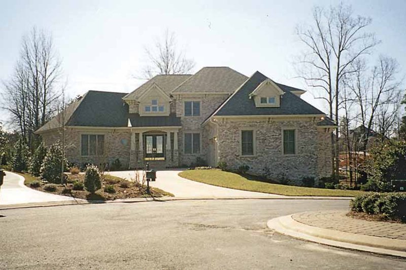 Dream House Plan - Craftsman Exterior - Front Elevation Plan #453-572