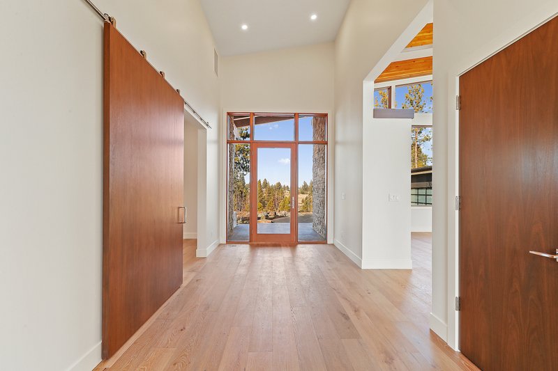 Architectural House Design - Interior - Entry for Contemporary House Plan #892-40 - 4 bed, 4.5 bath