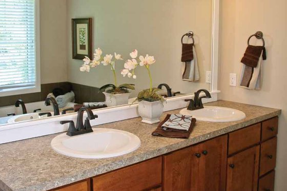Interior - Master Bathroom for Craftsman House Plan #928-196 - 2 bed, 2.5 bath