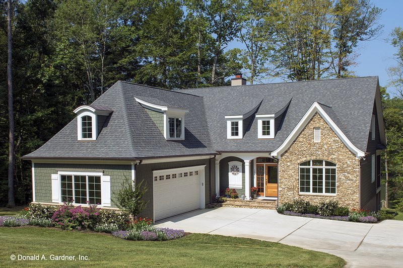 Cottage Style House Plan 3 Beds 3 5 Baths 2381 Sq Ft Cottage Style House Plan 3 Beds 3 5 Baths 2381 Sq Ft
