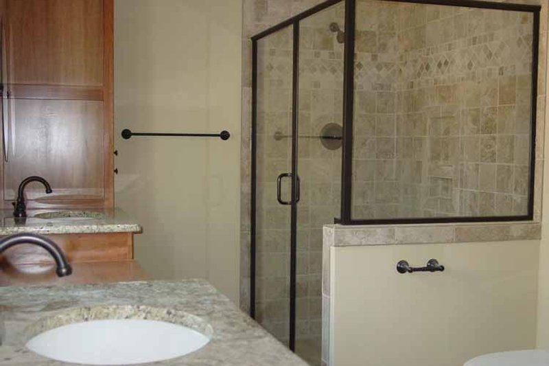 Home Plan - Interior - Master Bathroom 1 for Traditional House Plan #939-3 - 4 bed, 2.5 bath