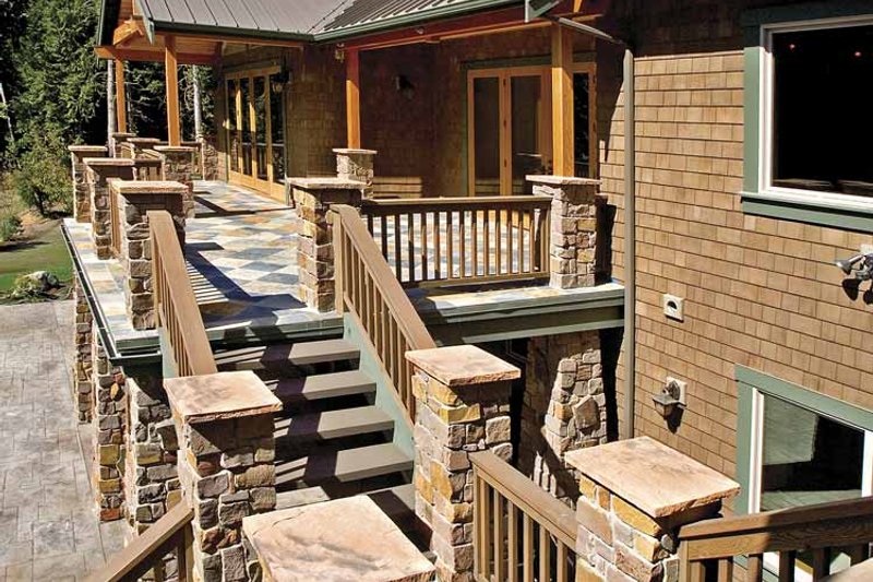 House Plan Design - Exterior - Outdoor Living for Contemporary House Plan #951-2 - 4 bed, 4 bath