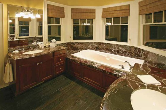 Interior - Master Bathroom for Craftsman House Plan #132-485 - 4 bed, 4.5 bath