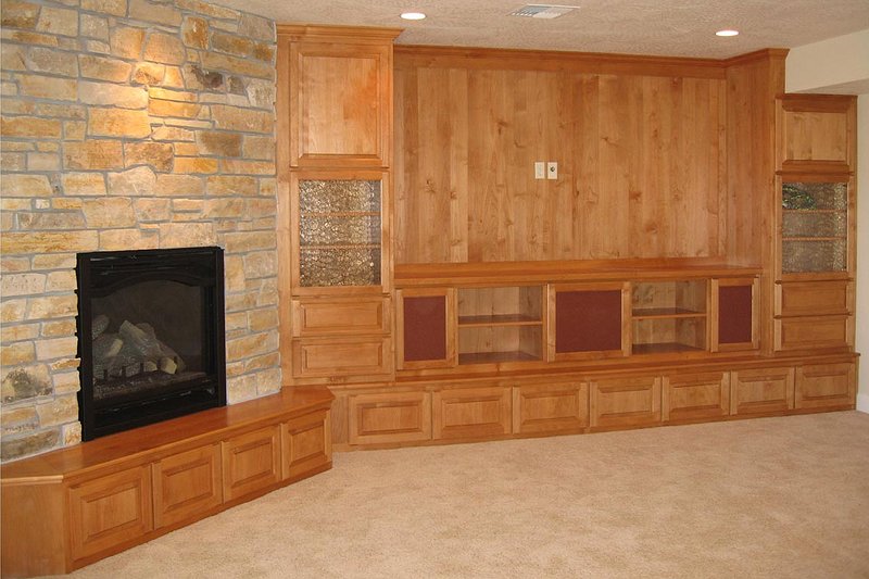 Home Plan - Interior - Family Room 2 for Craftsman House Plan #124-622 - 3 bed, 2.5 bath