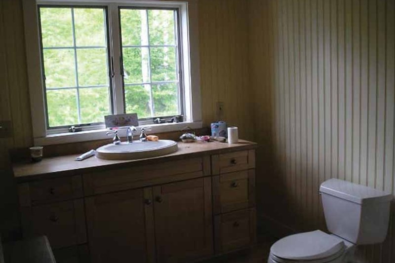 Architectural House Design - Interior - Bathroom for Traditional House Plan #118-145 - 3 bed, 2 bath
