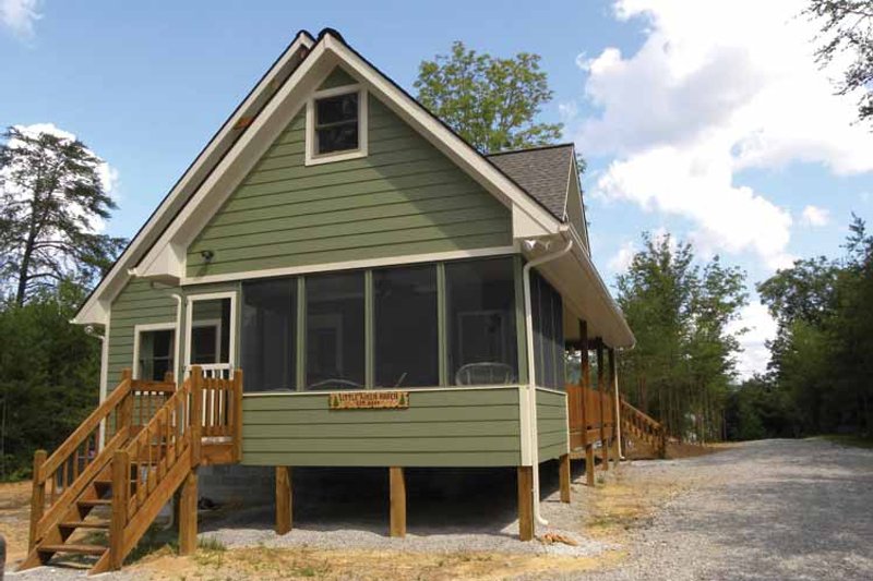 Architectural House Design - Traditional Exterior - Front Elevation Plan #118-145