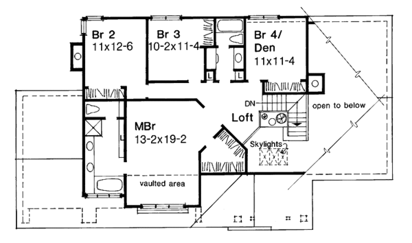 House Blueprint - Traditional Floor Plan - Upper Floor Plan #320-1495