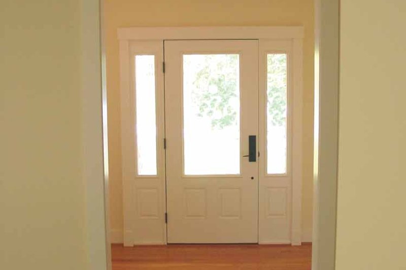 Dream House Plan - Interior - Entry for Ranch House Plan #939-8 - 3 bed, 2.5 bath