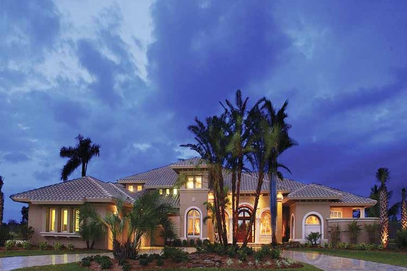 Home Plan - Mediterranean Exterior - Front Elevation Plan #930-329