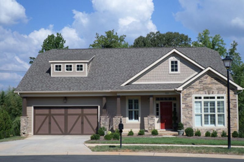 Country Style House Plan - 4 Beds 3 Baths 2161 Sq/Ft Plan #1053-82