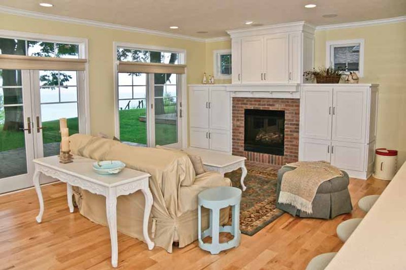 Dream House Plan - Interior - Family Room for Bungalow House Plan #928-191 - 3 bed, 2 bath