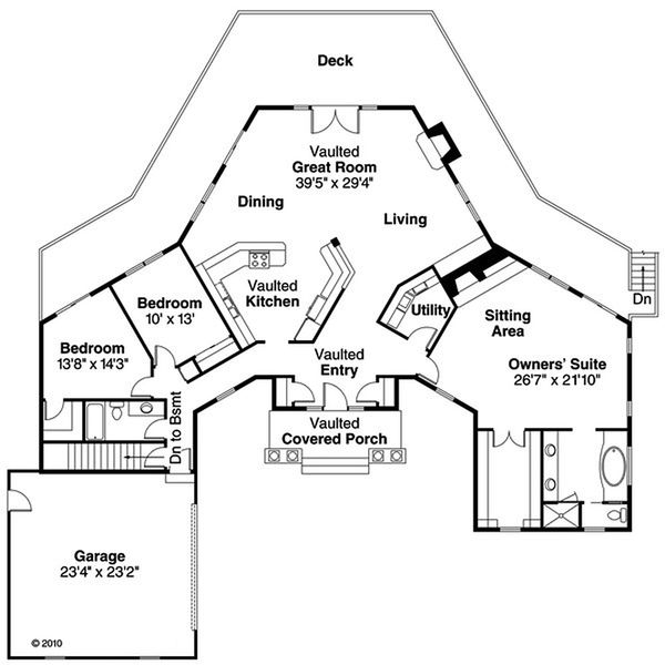 Ranch style country house plan, main level floor plan