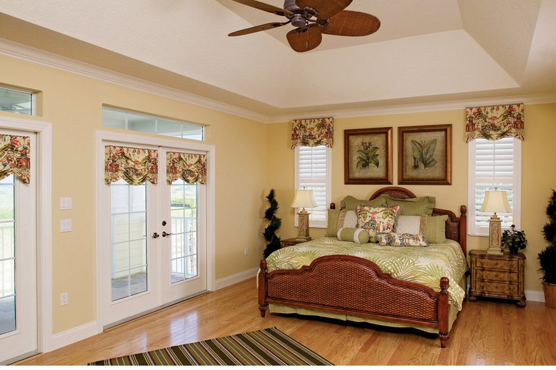 Country Style House Plan - 4 Beds 5 Baths 4441 Sq/Ft Plan #929-897 ...