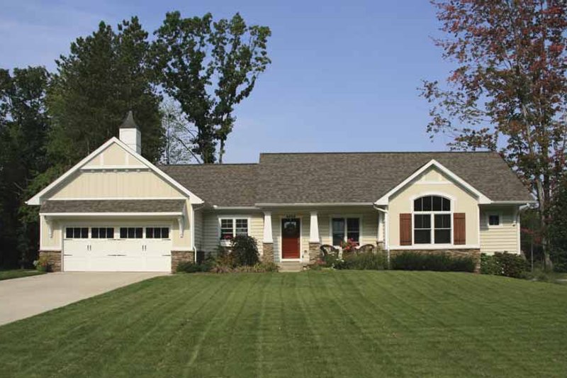 Dream House Plan - Craftsman Exterior - Front Elevation Plan #928-117