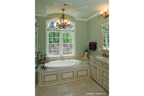 Interior - Master Bathroom for Ranch House Plan #929-995 - 2 bed, 2 bath