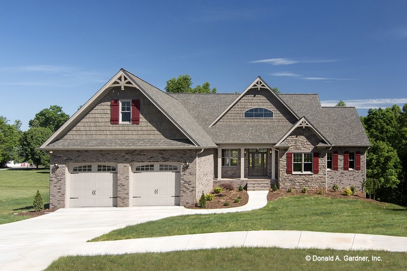 Dream House Plan - Craftsman Exterior - Front Elevation Plan #929-953