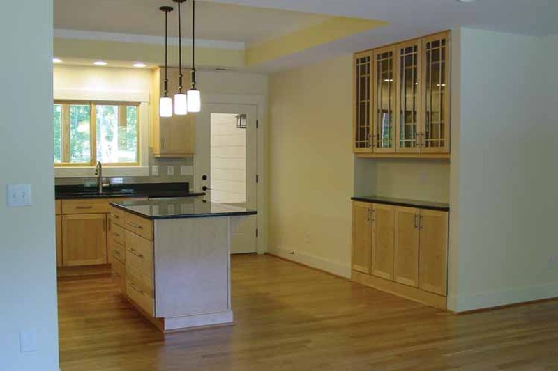 Dream House Plan - Interior - Kitchen 1 for Ranch House Plan #939-8 - 3 bed, 2.5 bath