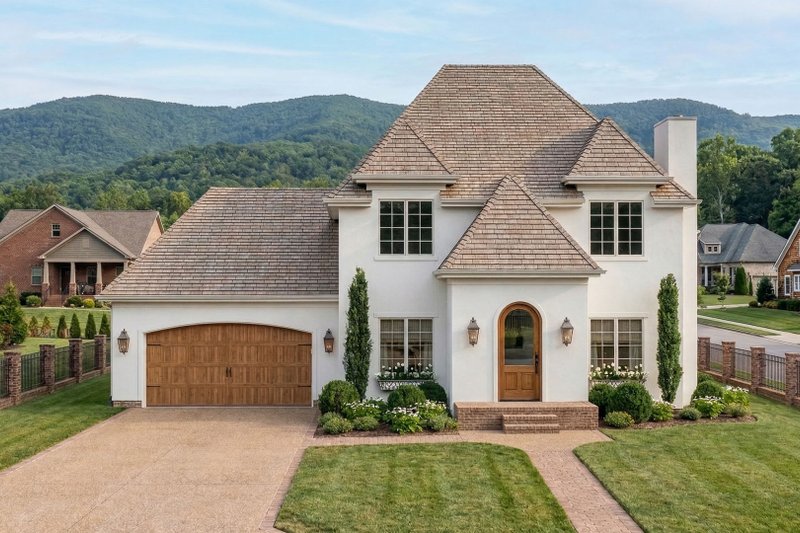 European Style House Plan - 3 Beds 2.5 Baths 1988 Sq/Ft Plan #455-749 Exterior