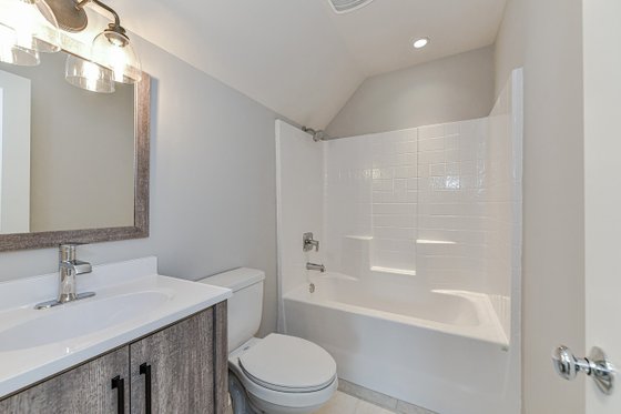 Interior - Bathroom 1 for Craftsman House Plan #430-140 - 3 bed, 2.5 bath