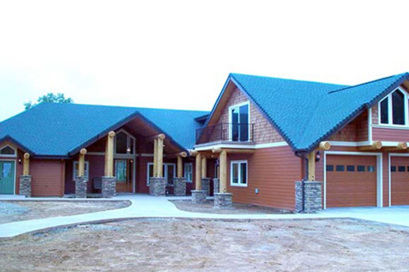 Architectural House Design - Craftsman Exterior - Front Elevation Plan #124-621