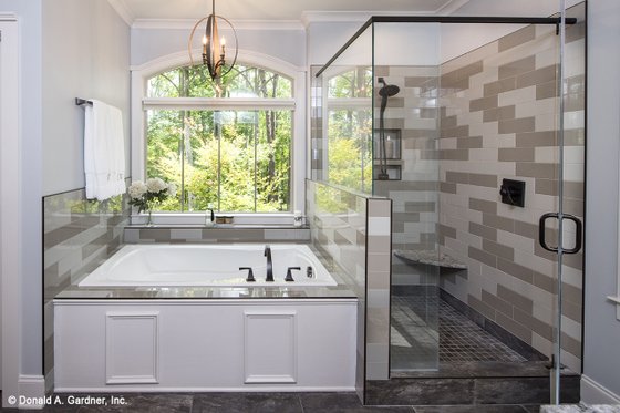 Interior - Master Bathroom 1 for Craftsman House Plan #929-14 - 3 bed, 2 bath