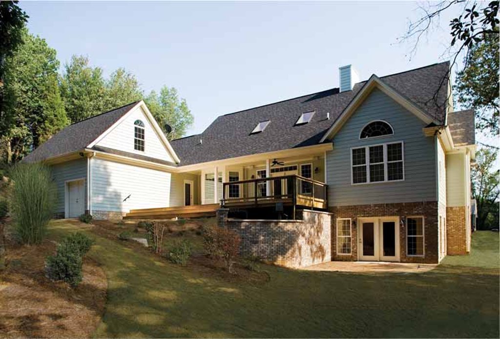 Country Style House Plan 3 Beds 2 5, Partial Walkout Basement Ideas