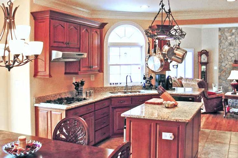 Home Plan - Interior - Kitchen for Ranch House Plan #314-222 - 3 bed, 2.5 bath