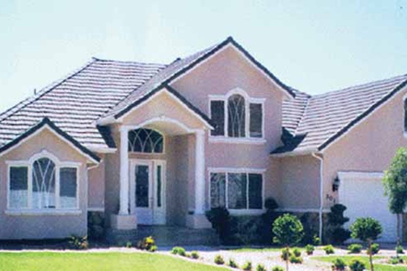 Home Plan - Traditional Exterior - Front Elevation Plan #945-40