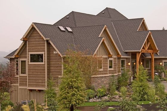 Front View - 5100 Square foot Craftsman home