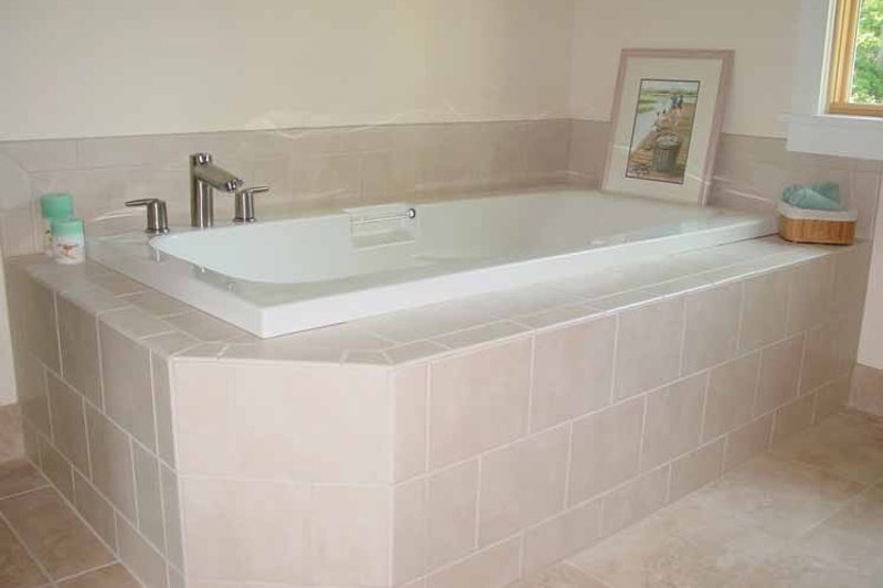 Dream House Plan - Interior - Master Bathroom 1 for Ranch House Plan #939-8 - 3 bed, 2.5 bath
