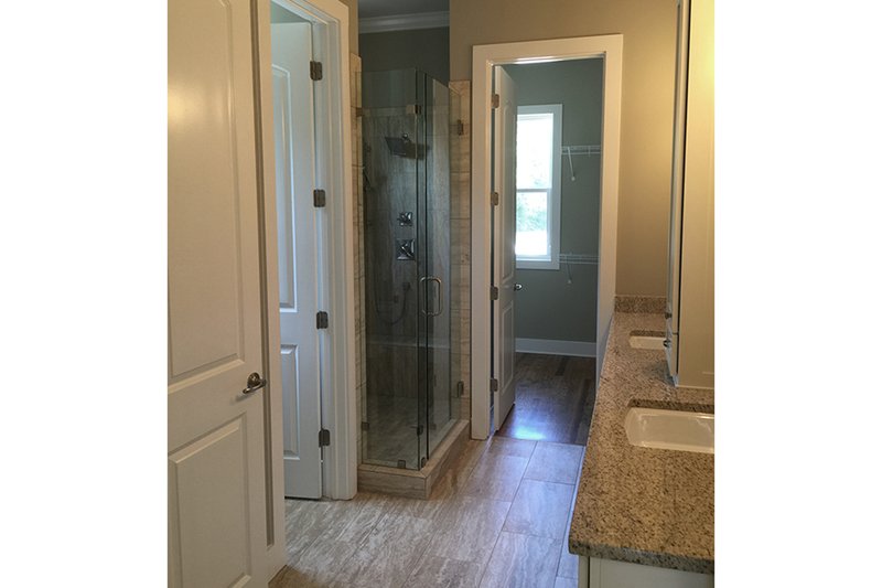 Home Plan - Interior - Master Bathroom 1 for Ranch House Plan #437-82 - 3 bed, 2 bath