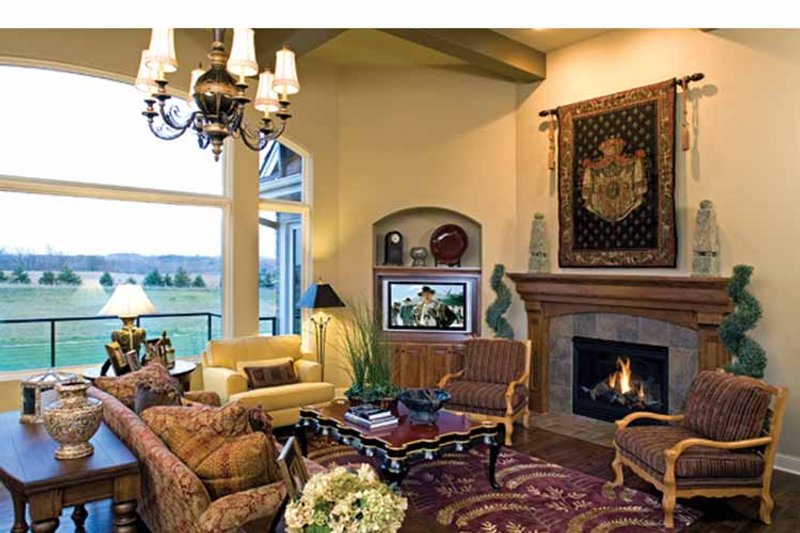 Home Plan - Interior - Family Room for European House Plan #51-1125 - 4 bed, 3.5 bath