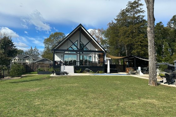 Photo 4 for Cabin House Plan #932-604 - 3 bed, 2.5 bath