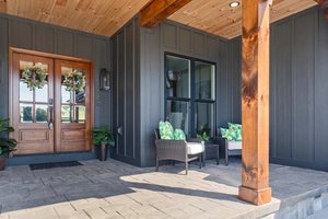 Exterior - Covered Porch for Traditional House Plan #123-123 - 4 bed, 3.5 bath