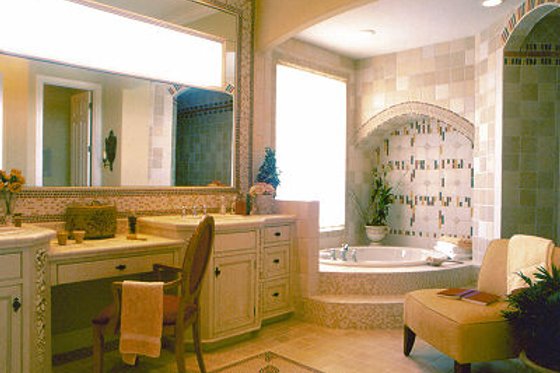 Photo 3 for Traditional House Plan #417-385 - 4 bed, 4 bath